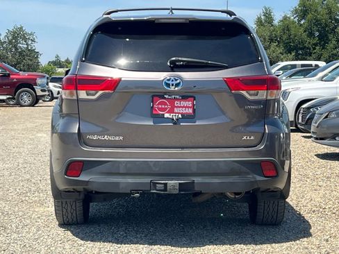 Used 2019 Toyota Highlander XLE AWD/4WD image 8