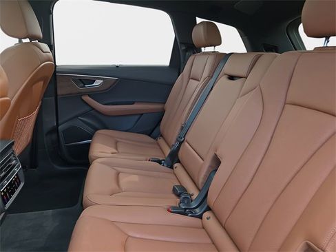 Used 2025 Audi Q7 3.0T Premium Plus w/ Premium Plus Package image 18