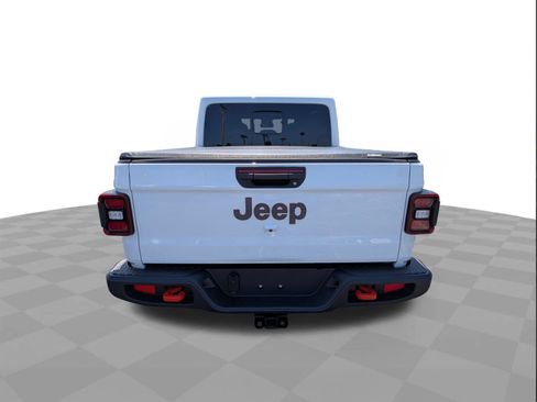 Used 2025 Jeep Gladiator Mojave AWD/4WD image 5