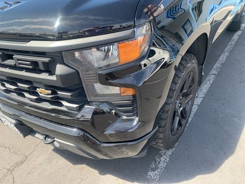 Used 2023 Chevrolet Silverado 1500 Custom image 2