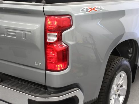 Used 2025 Chevrolet Silverado 1500 LT AWD/4WD image 12