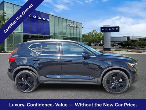 Certified 2024 Volvo XC40 B5 Plus w/ Climate Package AWD/4WD image 8