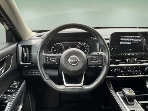 Used 2023 Nissan Pathfinder SL AWD/4WD image 24