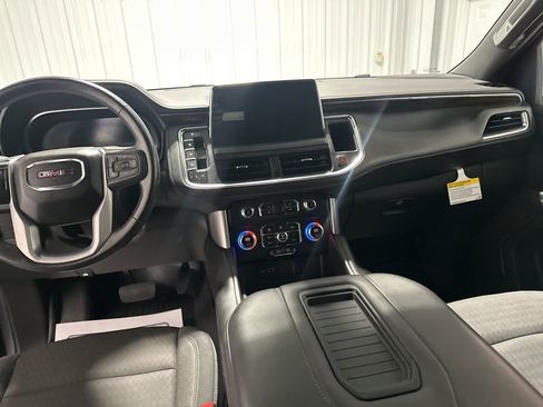 Used 2022 GMC Yukon XL SLE w/ Gmc Pro Safety Plus Package AWD/4WD image 12
