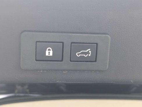 Used 2022 Subaru Ascent Touring AWD/4WD image 11