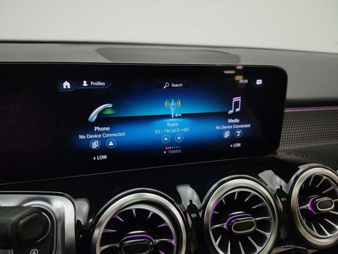 Used 2022 Mercedes-Benz GLB 250 image 9