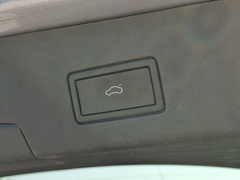 Used 2023 Volkswagen ID.4 S RWD image 32