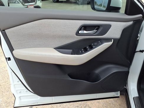 Certified 2022 Nissan Rogue SV image 13