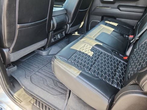 Used 2024 GMC Sierra 1500 Elevation image 9