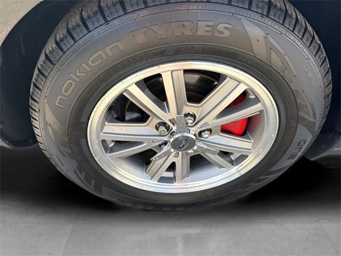 Used 2005 Ford Mustang Convertible image 18