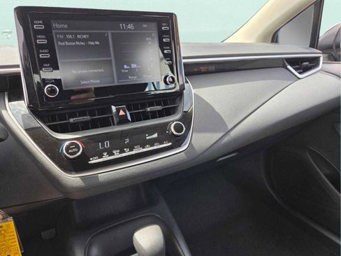 Used 2020 Toyota Corolla LE FWD image 31
