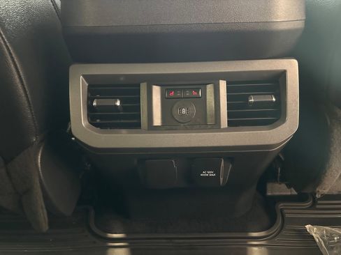 Used 2023 Ford F250 Lariat w/ Chrome Package image 15