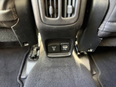 Used 2019 Jeep Compass Limited AWD/4WD image 28