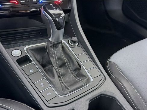 New 2026 Volkswagen Jetta SE FWD image 18