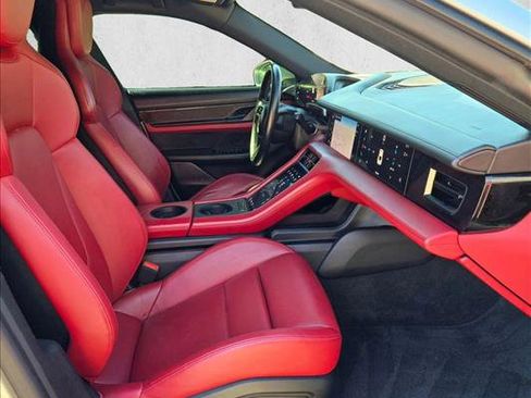 Used 2021 Porsche Taycan image 19