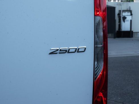 Used 2026 Mercedes-Benz Sprinter 2500 image 8
