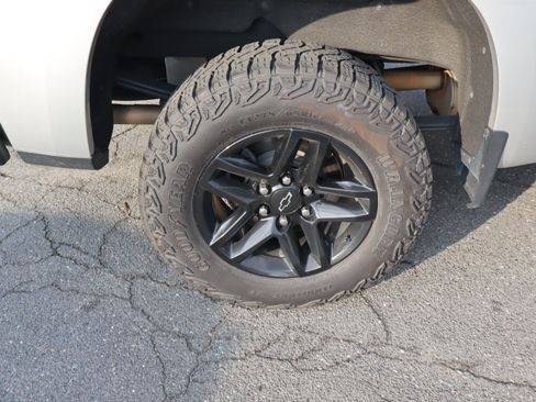 Used 2021 Chevrolet Silverado 1500 LT Trail Boss w/ Convenience Package II AWD/4WD image 37