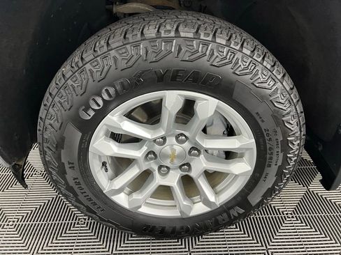 Used 2023 Chevrolet Silverado 1500 LT image 11