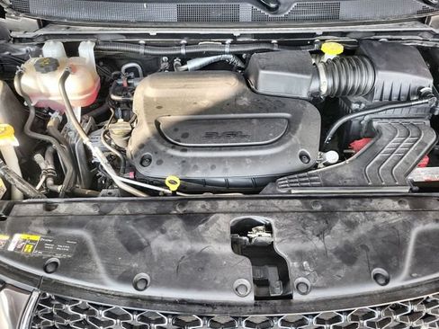 Used 2023 Chrysler Pacifica Touring-L FWD image 26