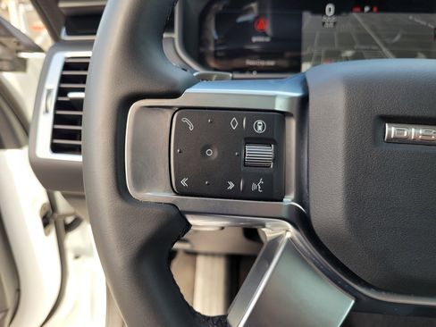 Used 2024 Land Rover Discovery S AWD/4WD image 21