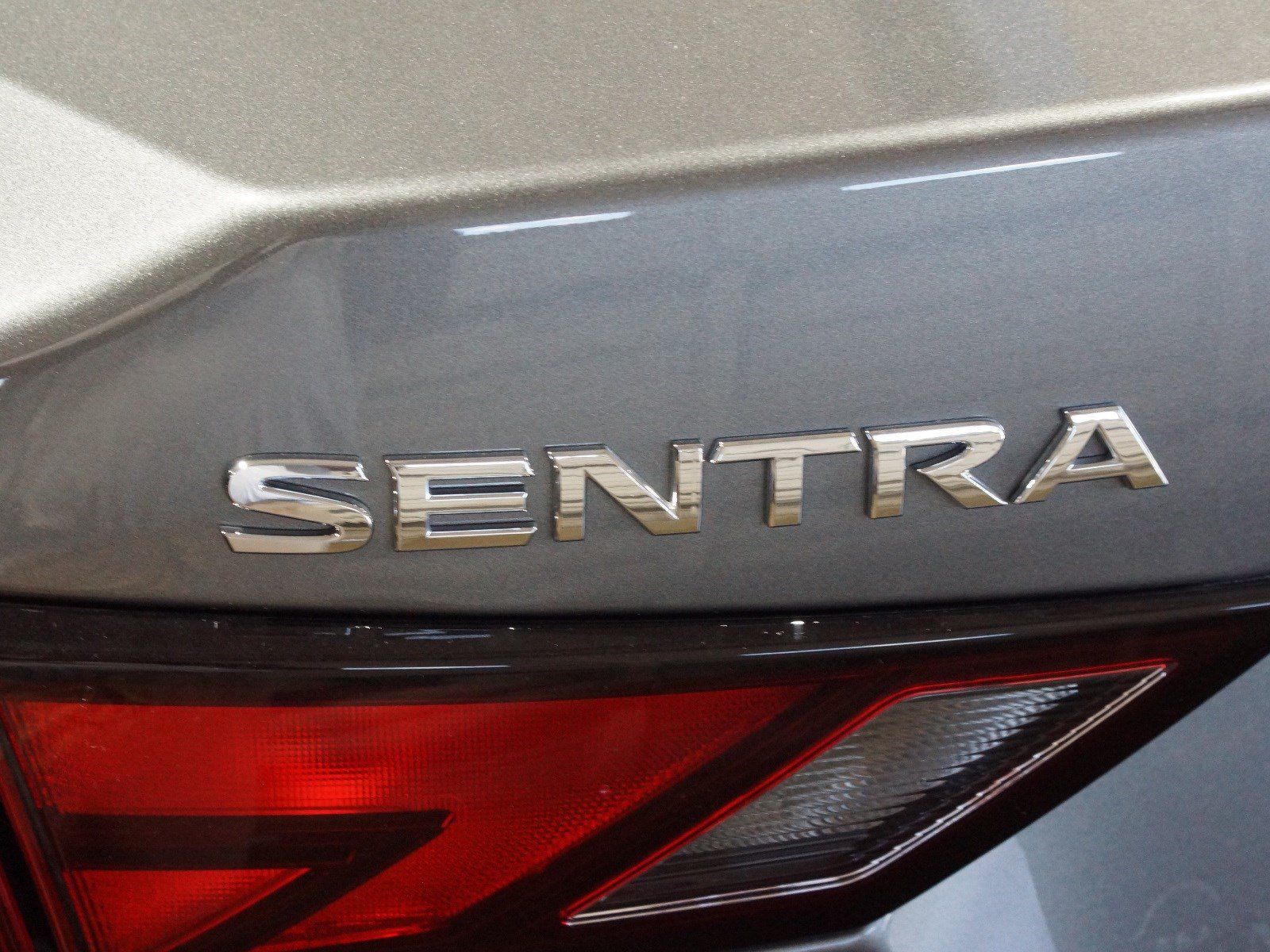 Used 2025 Nissan Sentra SV w/ Trunk Package FWD image 5