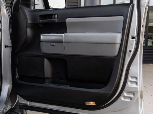 Used 2020 Toyota Sequoia SR5 image 41