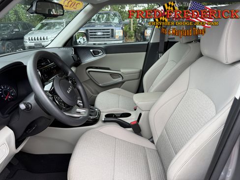 Used 2022 Kia Soul S image 15