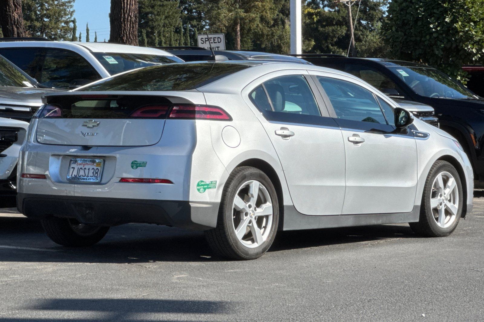 Used 2015 Chevrolet Volt Premium w/ Premium Trim Package FWD image 5