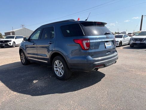 Used 2018 Ford Explorer XLT w/ Equipment Group 202A AWD/4WD image 4