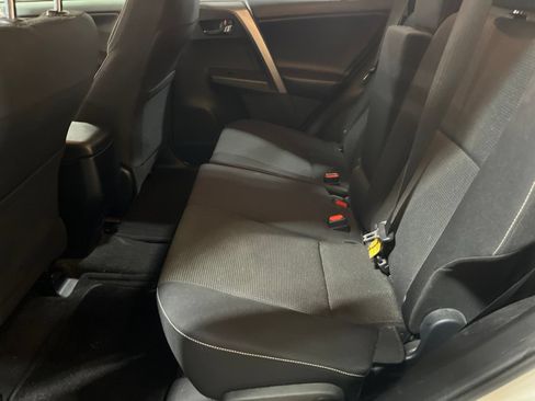 Used 2018 Toyota RAV4 XLE w/ Plus Extra Value Package FWD image 14