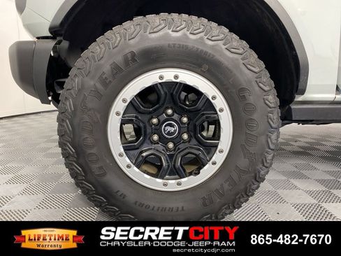 Used 2022 Ford Bronco Badlands AWD/4WD image 9