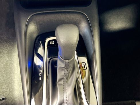 Used 2025 Toyota Corolla LE FWD image 24