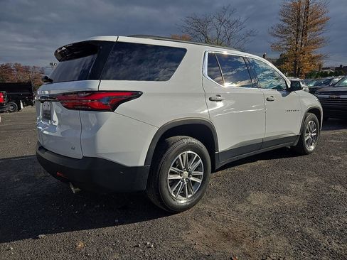 Used 2023 Chevrolet Traverse LT image 8