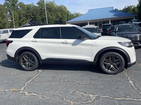 New 2026 Ford Explorer ST-Line w/ ST-Line Street Pack RWD image 2