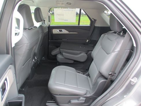 New 2025 Ford Explorer Active w/ Active Comfort Package image 19