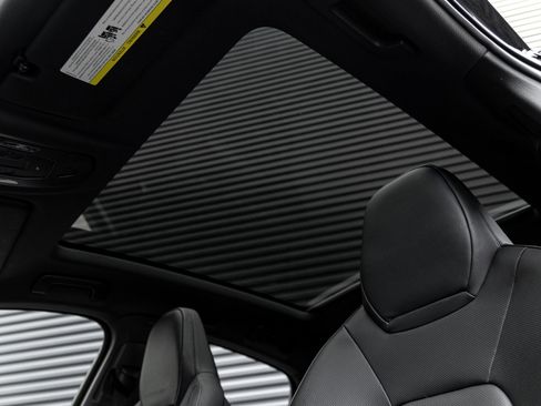 Certified 2025 Porsche Cayenne S AWD/4WD image 15