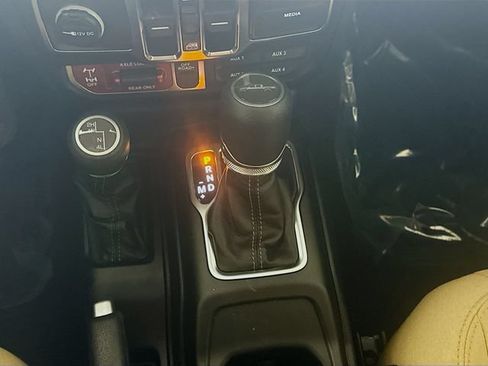 New 2026 Jeep Gladiator Willys AWD/4WD image 16