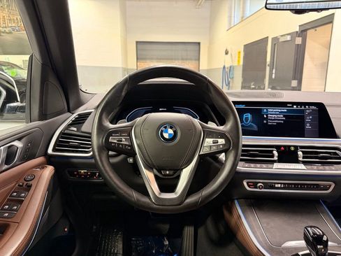 Used 2022 BMW X5 xDrive45e w/ Climate Comfort Package AWD/4WD image 23