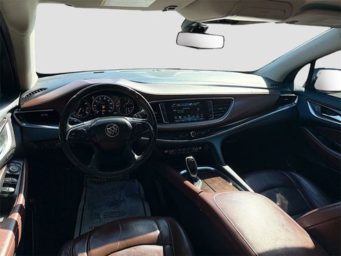 Used 2018 Buick Enclave Avenir image 24