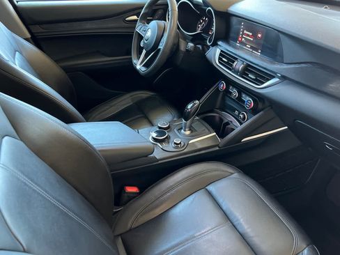Used 2019 Alfa Romeo Stelvio w/ Nero Edizione RWD image 17