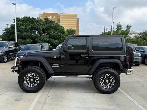 Used 2018 Jeep Wrangler Sport AWD/4WD image 6