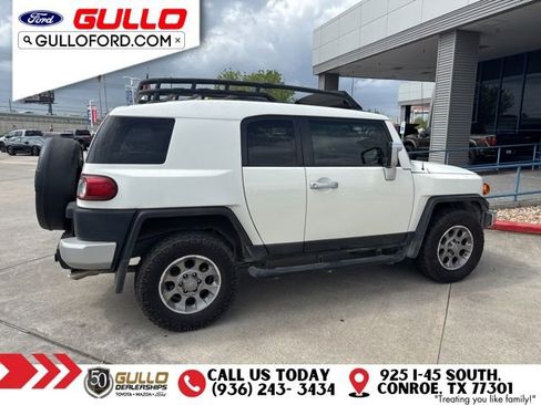 Used 2013 Toyota FJ Cruiser 4WD w/ Convenience Pkg image 3