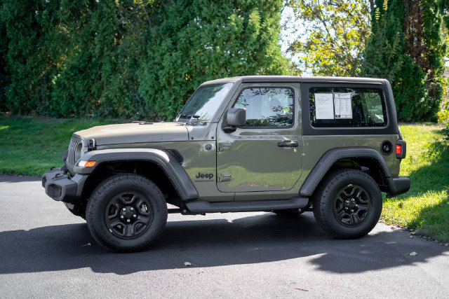 Used 2025 Jeep Wrangler Sport AWD/4WD image 8