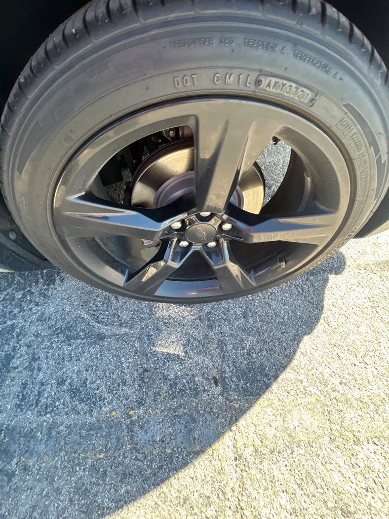 Used 2018 Chevrolet Camaro LT RWD image 5