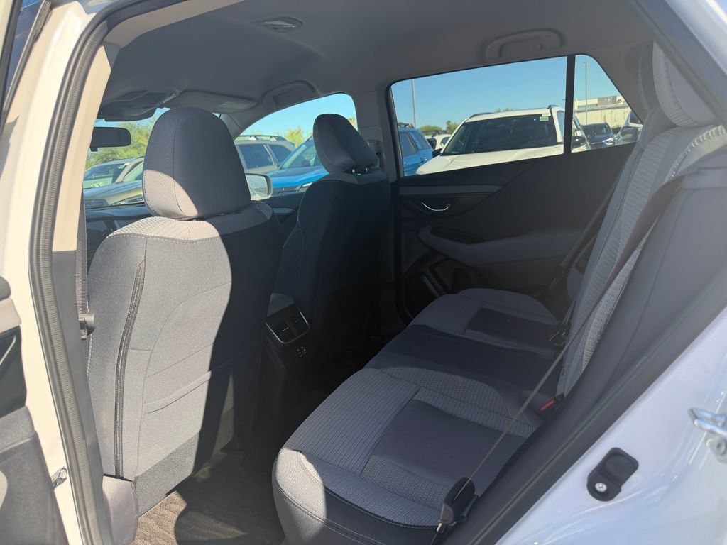 Used 2025 Subaru Outback Premium AWD/4WD image 6