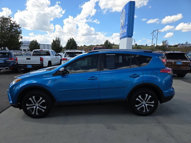 Used 2017 Toyota RAV4 LE w/ Carpet Mat Package FWD image 8