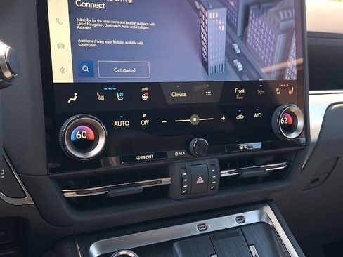 Used 2025 Lexus GX 550 w/ Accessory Package (2T) AWD/4WD image 17