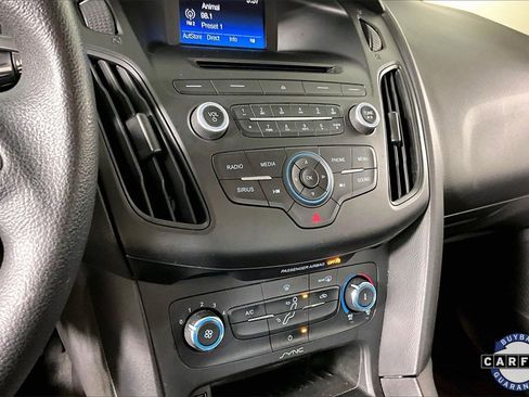 Used 2016 Ford Focus SE w/ SE Power Seat Package image 15