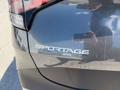 Certified 2024 Kia Sportage EX w/ EX Premium Package image 6