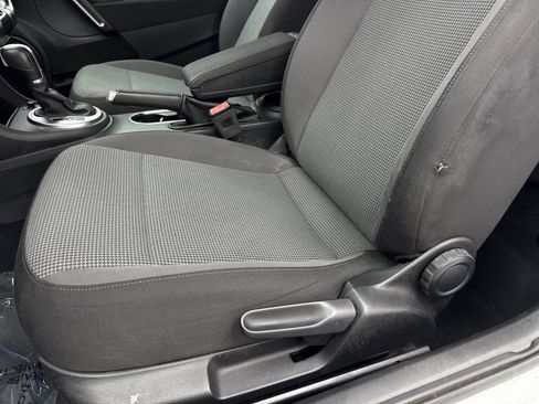 Used 2018 Volkswagen Beetle 2.0T S FWD image 34